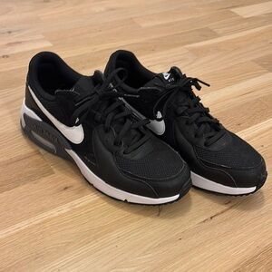 Nike Air Max Women’s Black Athletic Shoes